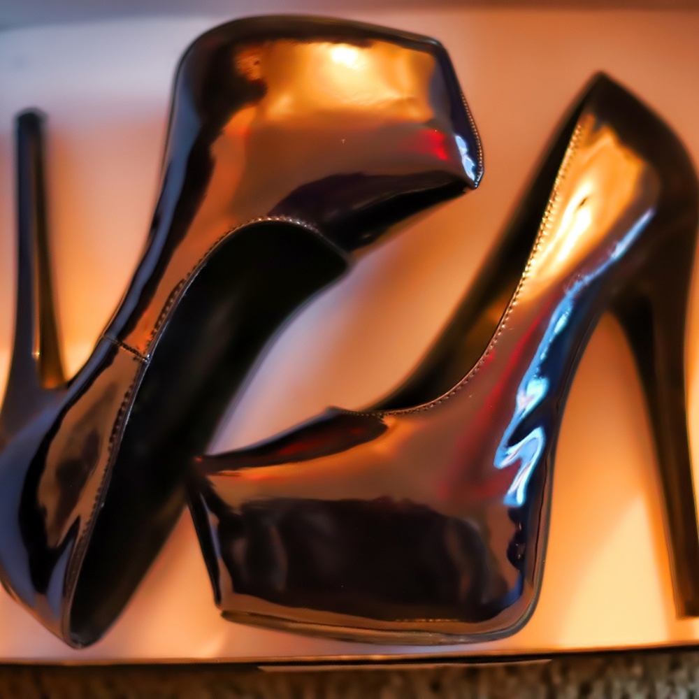 LILIANA PLATFORM HEELS